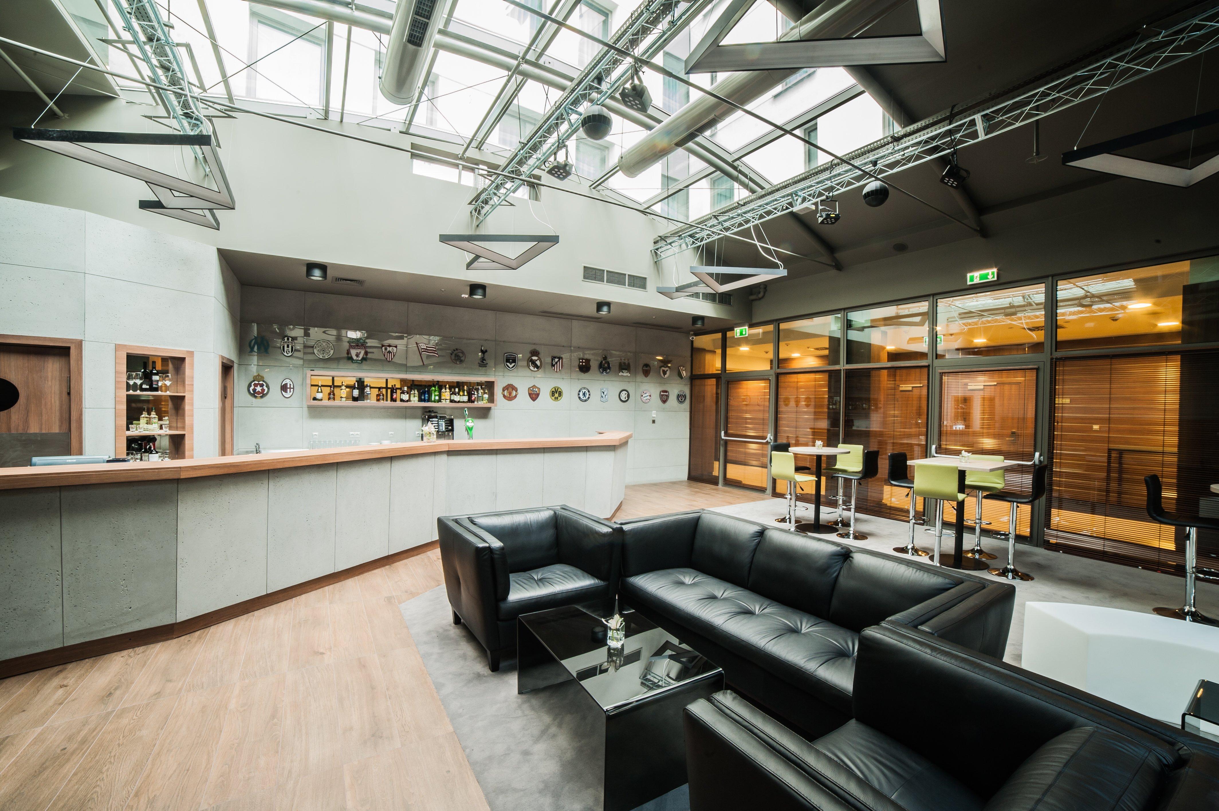 Holiday Inn Krakow City Centre By Ihg Exterior photo The lounge at the airport