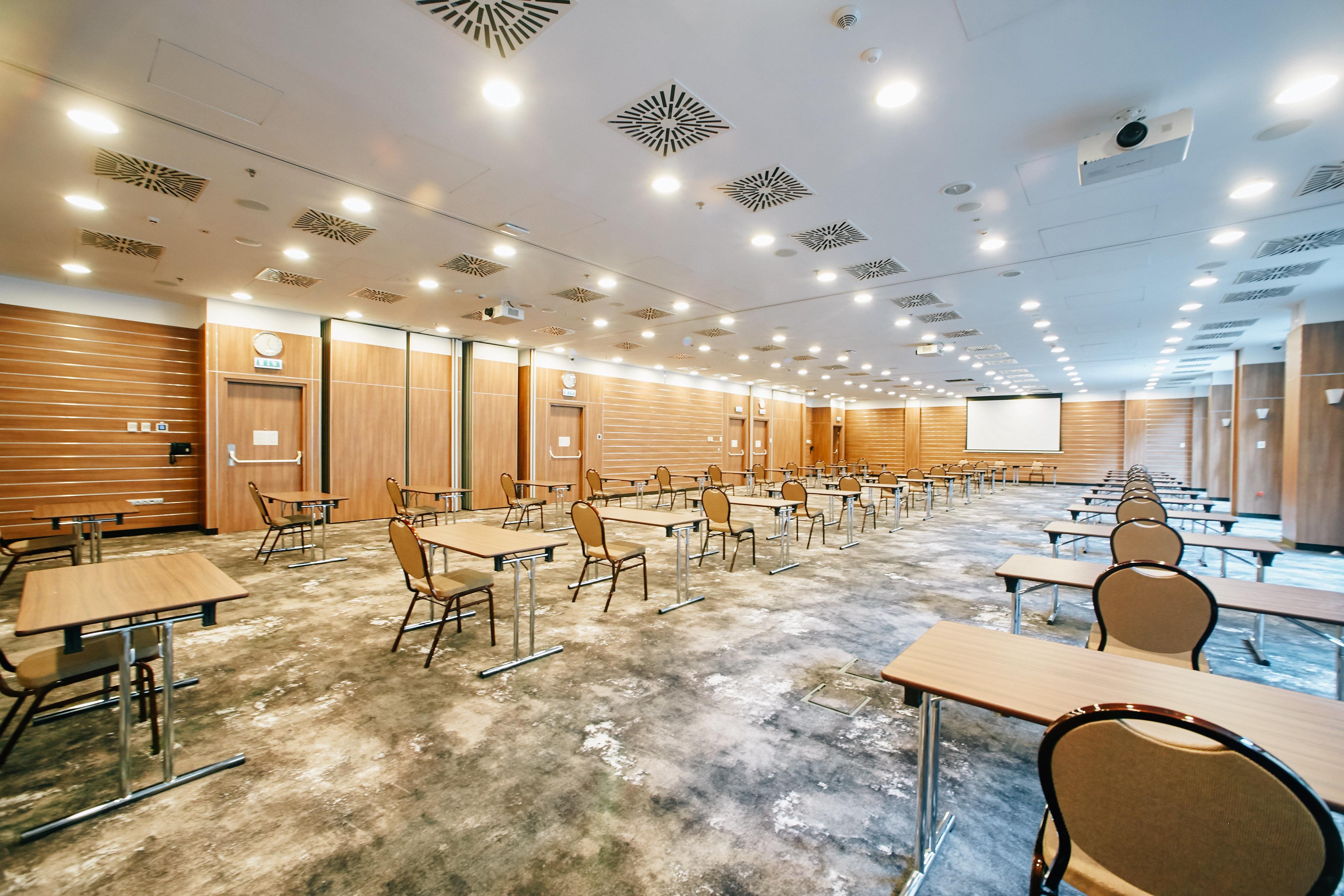Holiday Inn Krakow City Centre By Ihg Exterior photo The main conference room