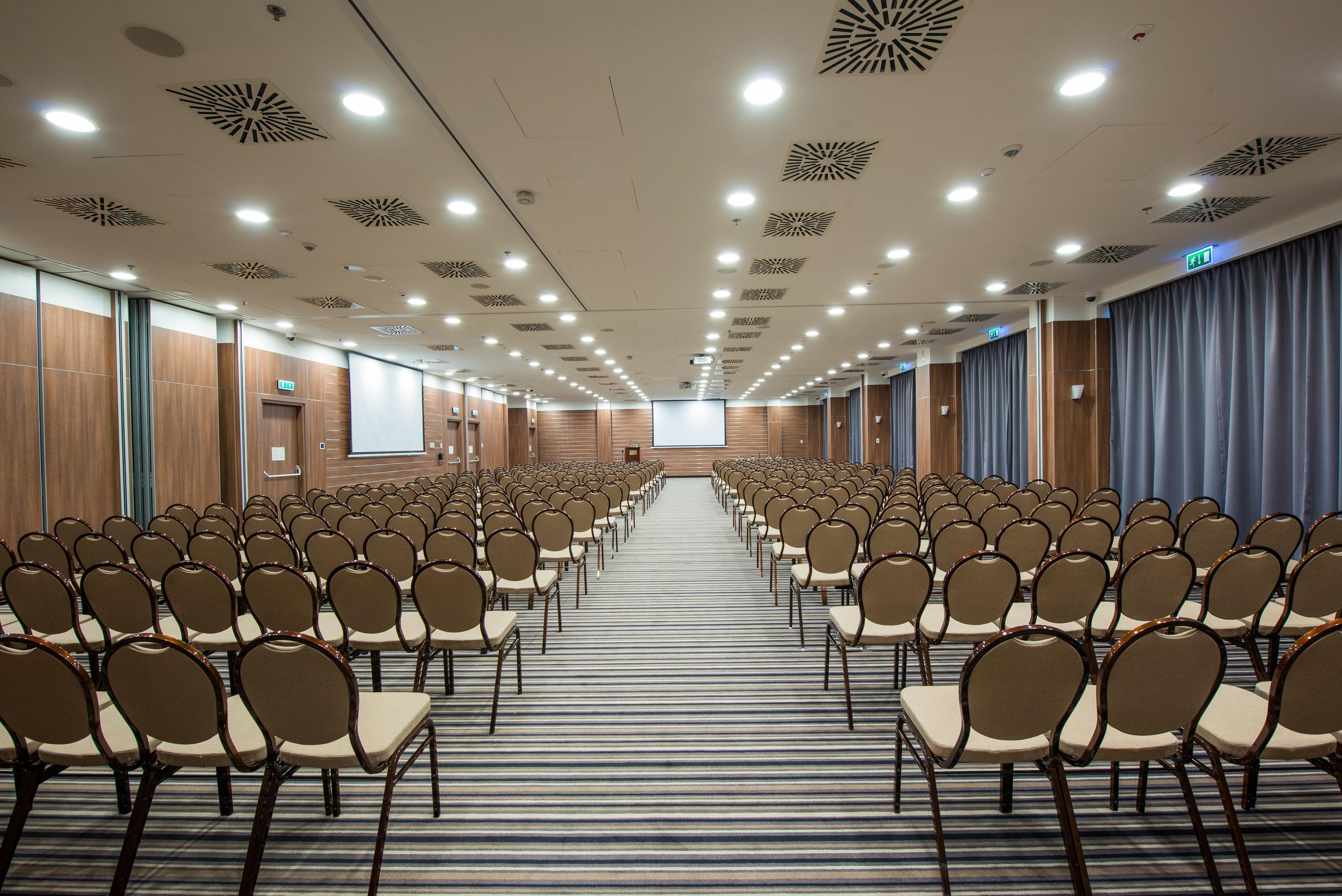 Holiday Inn Krakow City Centre By Ihg Exterior photo The main conference room