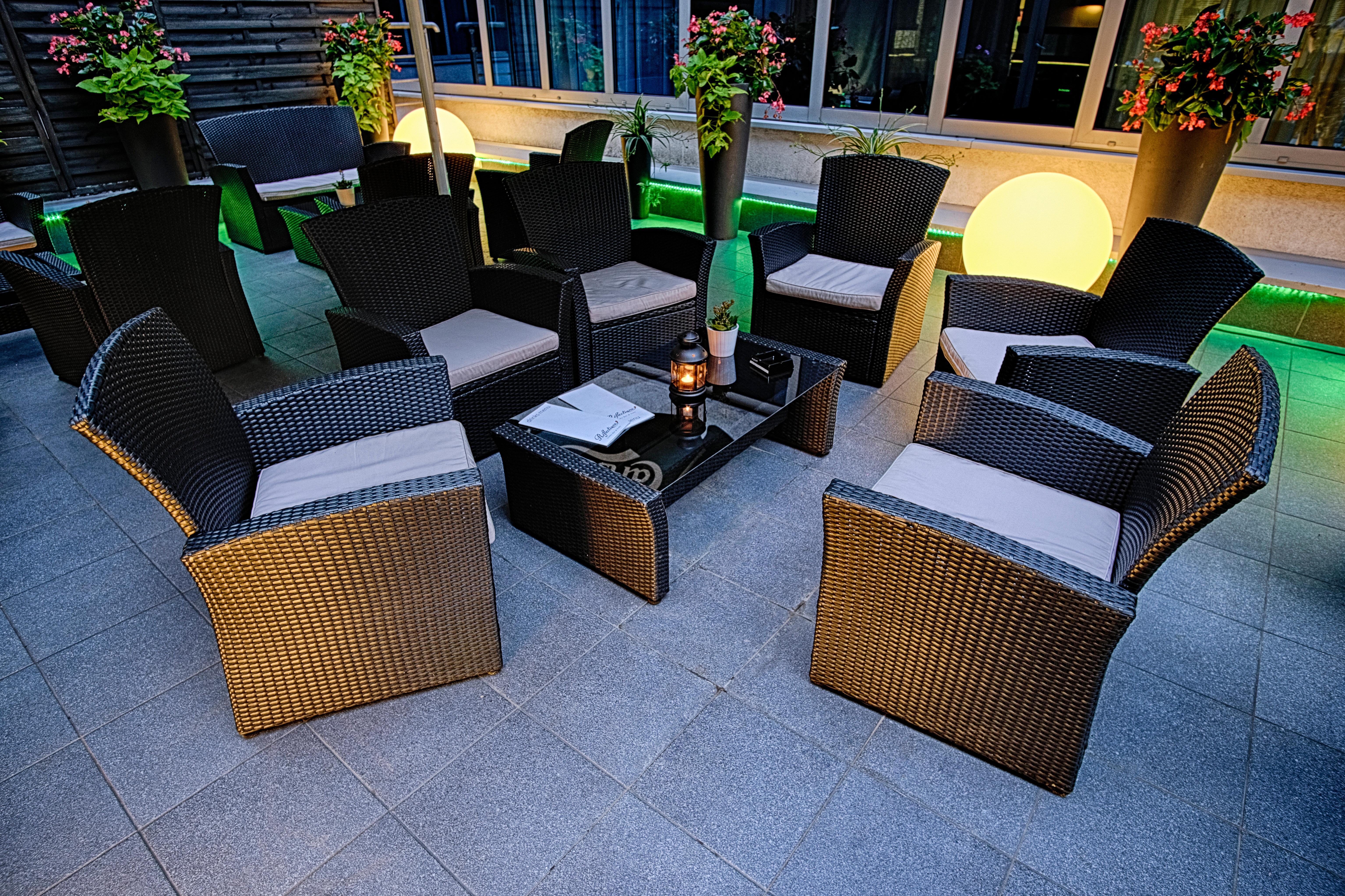 Holiday Inn Krakow City Centre By Ihg Exterior photo Outdoor furniture