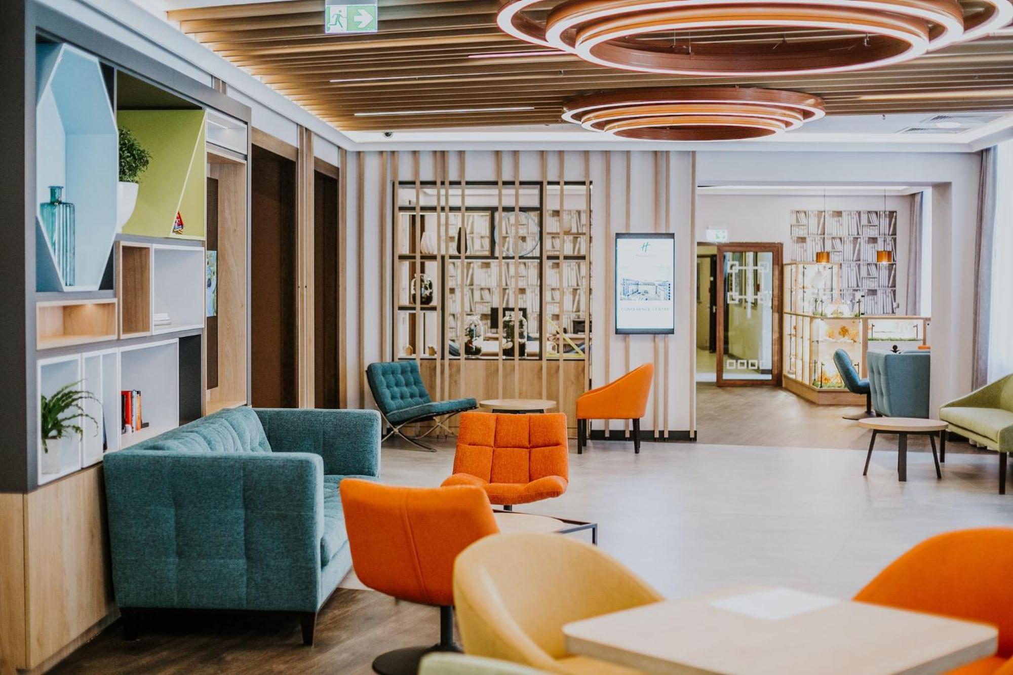 Holiday Inn Krakow City Centre By Ihg Exterior photo The lounge at Riga Airport