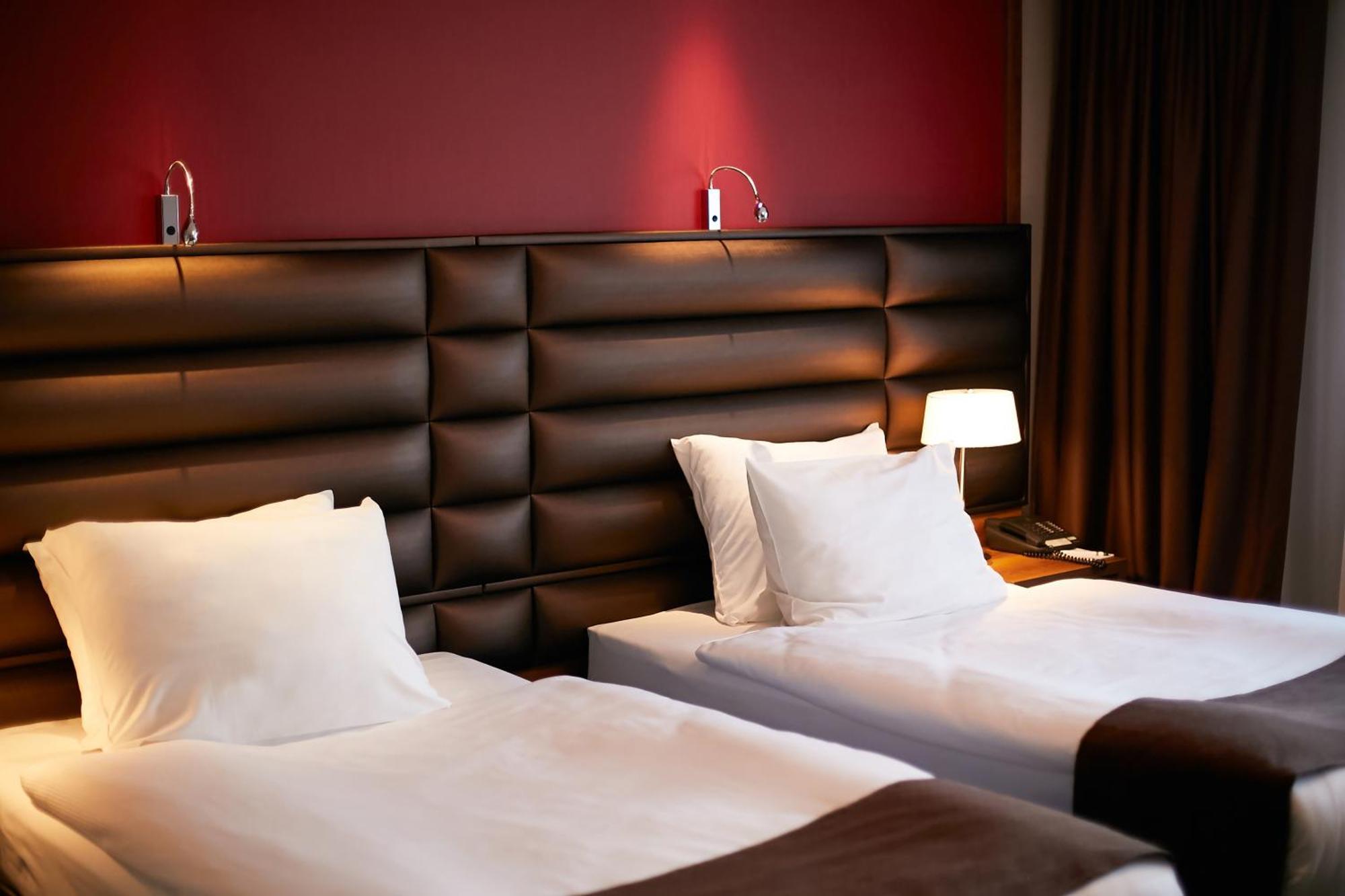 Holiday Inn Krakow City Centre By Ihg Exterior photo A room at the hotel