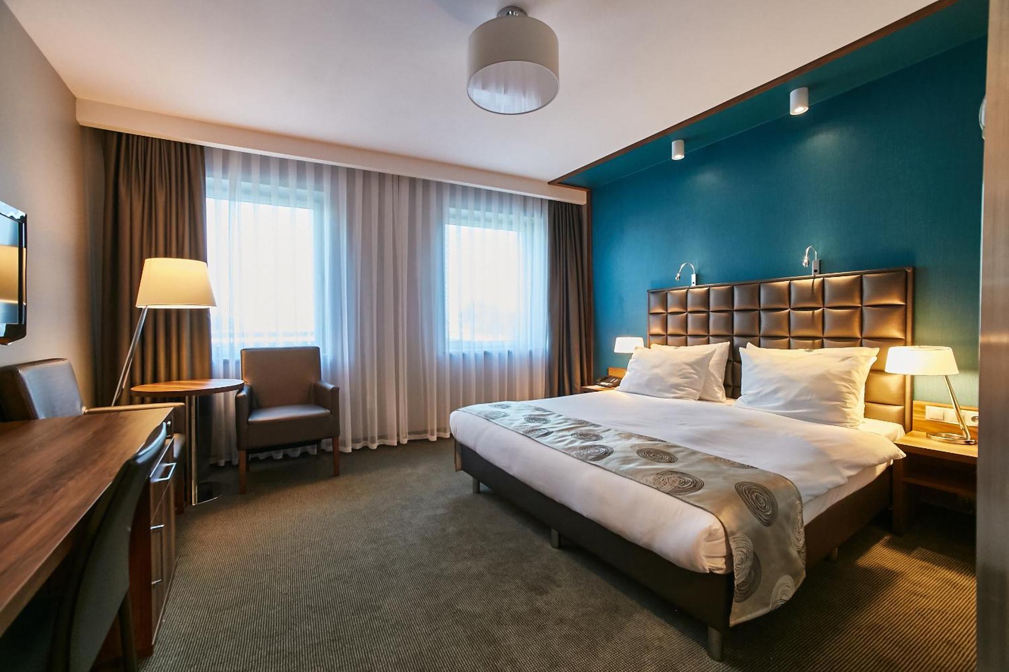 Holiday Inn Krakow City Centre By Ihg Exterior photo A room at the Radisson Blu Hamburg