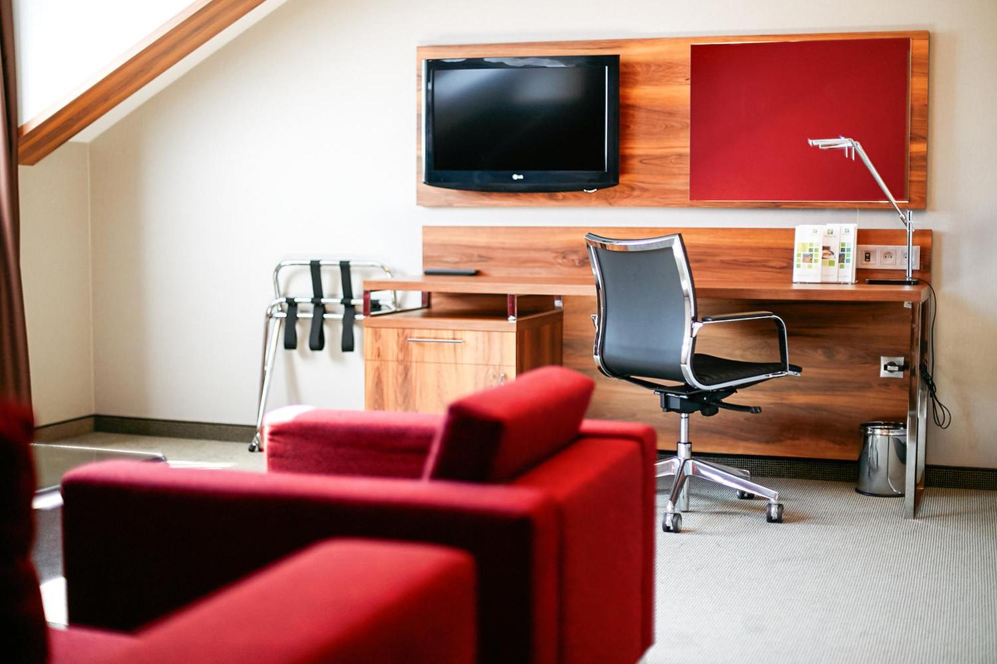 Holiday Inn Krakow City Centre By Ihg Exterior photo A typical room at the hotel